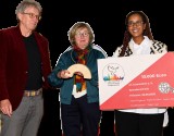   Franz Nadler, Juliane Brüggemann und Sarah Ghebremariam bei der Preisverleihung in Münster.